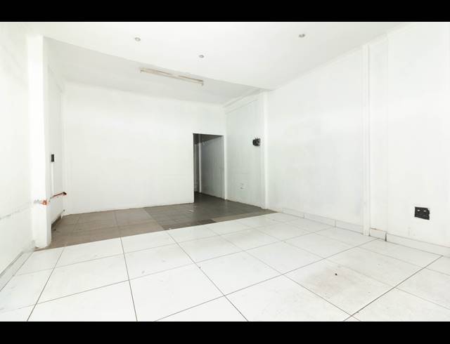 55M² BUSINESS CENTRE TO LET IN WESTCLIFF